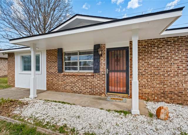 Property at 3100 Scott Ln, Springdale, AR 72762, 3 beds, 1.5 baths