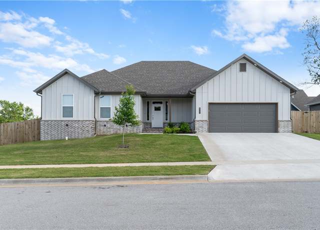Property at 827 Mueller Way, Prairie Grove, AR 72753, 4 beds, 3 baths