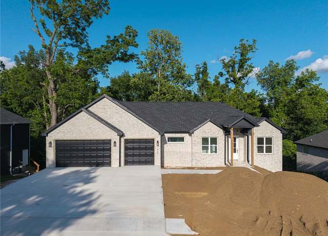 Property at 1421 Lee St, Pea Ridge, AR 72751, 5 beds, 3.5 baths