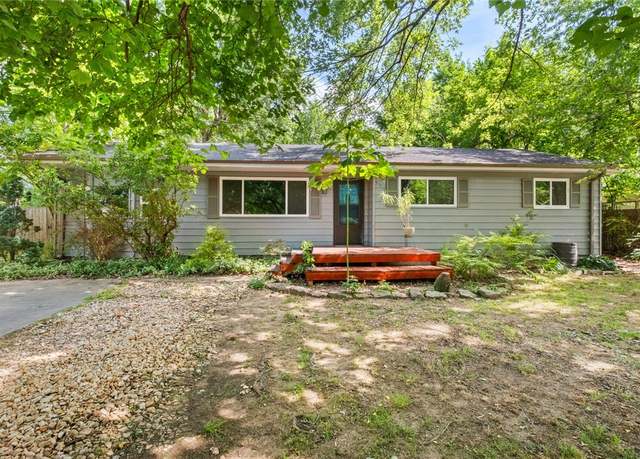 Property at 213 E Harold St, Fayetteville, AR 72703, 3 beds, 1 bath