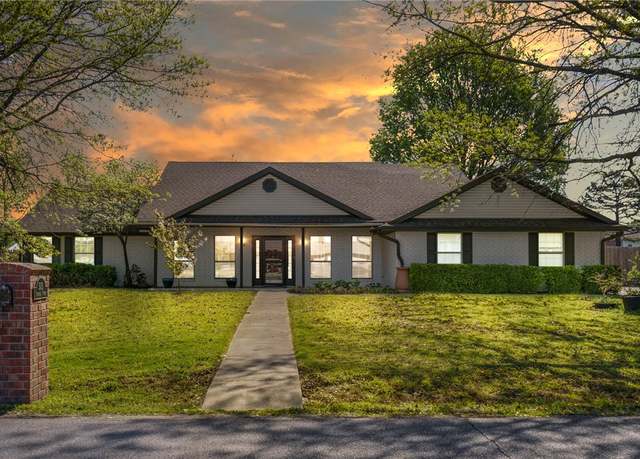 Property at 503 Oakwood St, Lowell, AR 72745, 3 beds, 2.5 baths