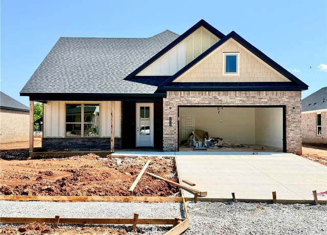Property at 1913 Ferguson St, Pea Ridge, AR 72751, 4 beds, 2.5 baths