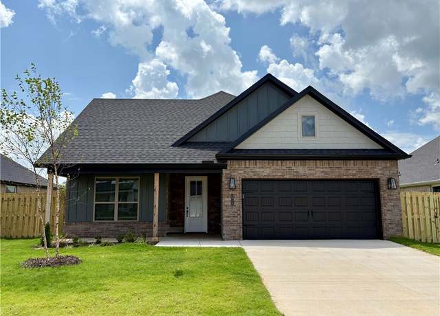 Property at 1913 Ferguson St, Pea Ridge, AR 72751, 4 beds, 2.5 baths