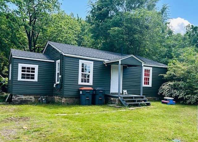 Property at 503 W 19th St, Russellville, AR 72801, 3 beds, 1 bath