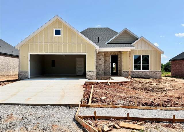 Property at 1911 Ferguson St, Pea Ridge, AR 72751, 4 beds, 2 baths