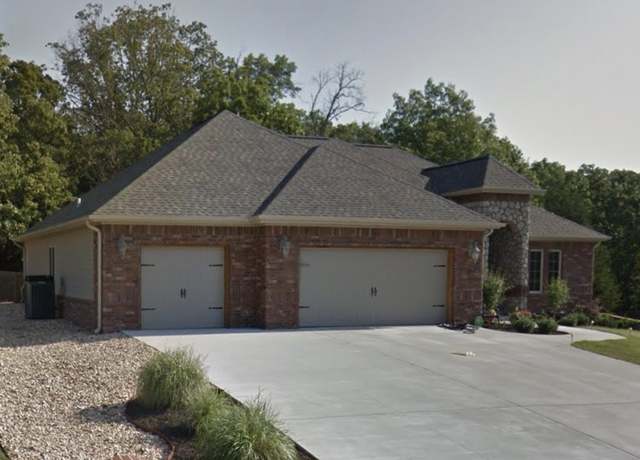 Property at 2 Roberts Ln, Bella Vista, AR 72714, 3 beds, 2 baths