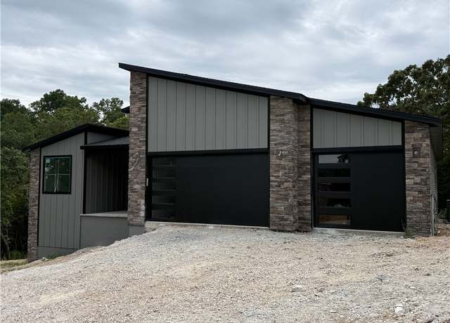Property at 54 Shetland Dr, Bella Vista, AR 72715, 4 beds, 2.5 baths