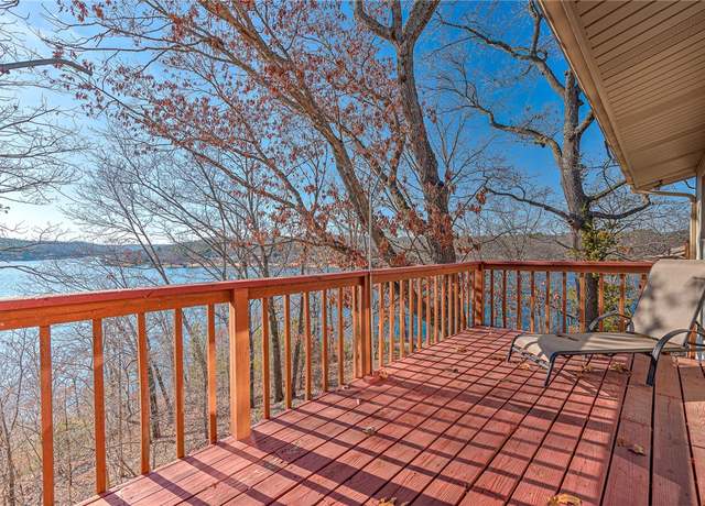 Property at 21 Brompton Dr, Bella Vista, AR 72715, 4 beds, 3.5 baths