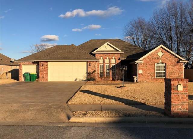 Property at 2989 Avener St, Springdale, AR 72764, 3 beds, 2 baths