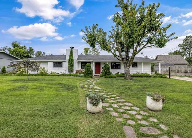 Property at 530 W Pecan St, Rogers, AR 72756, 3 beds, 2.5 baths