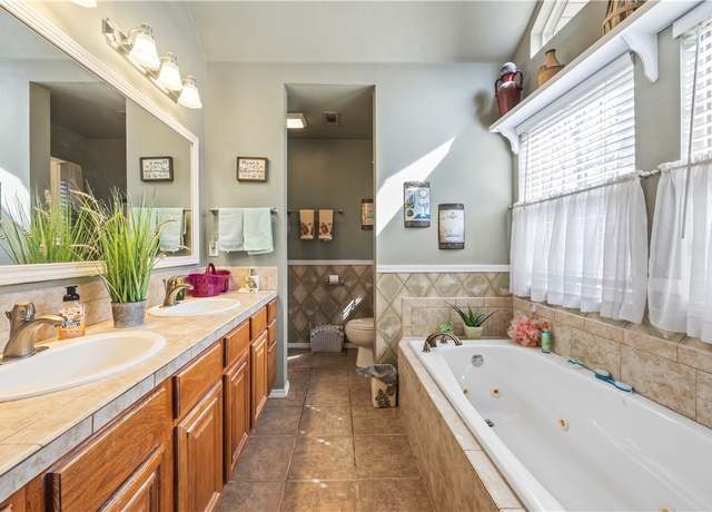 Property at 3 Buckden Ln, Bella Vista, AR 72715, 3 beds, 2 baths