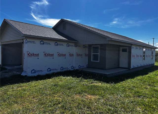 Property at 100 Milwood Rd, Clarksville, AR 72830, 3 beds, 2 baths