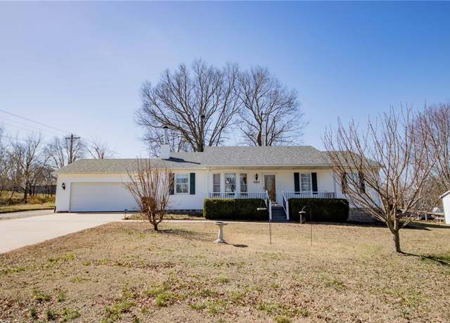 Property at 940 Hickory, Washburn, MO 65772, 3 beds, 2 baths