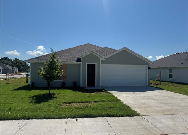 Property at 431 Raegan St, Prairie Grove, AR 72753, 3 beds, 2 baths