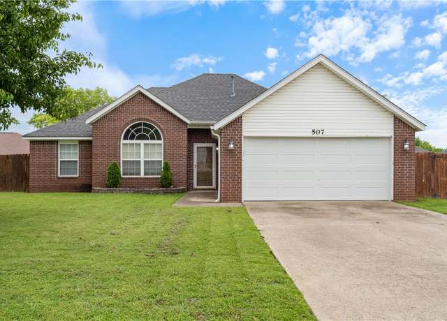 Property at 507 Emerald St, Lowell, AR 72745, 3 beds, 2 baths