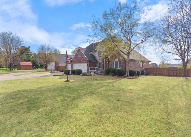 Property at 5102 Grove Dr, Rogers, AR 72758, 4 beds, 2.5 baths