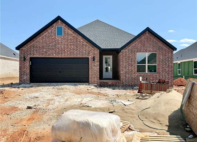 Property at 1909 Ferguson St, Pea Ridge, AR 72751, 3 beds, 2 baths