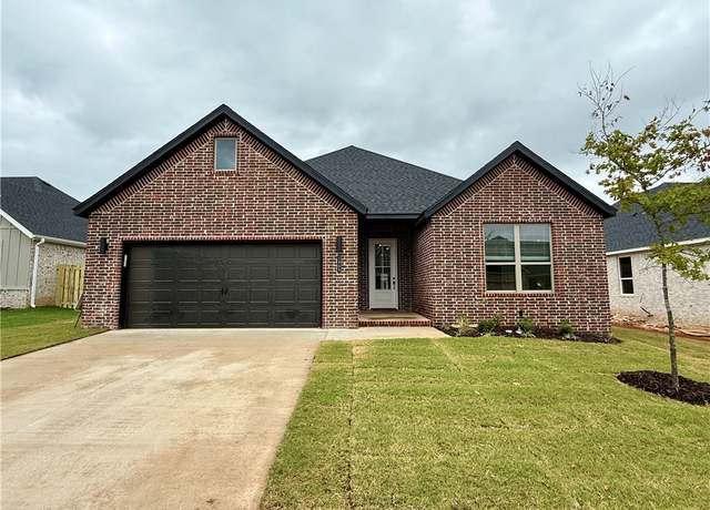 Property at 1909 Ferguson St, Pea Ridge, AR 72751, 3 beds, 2 baths
