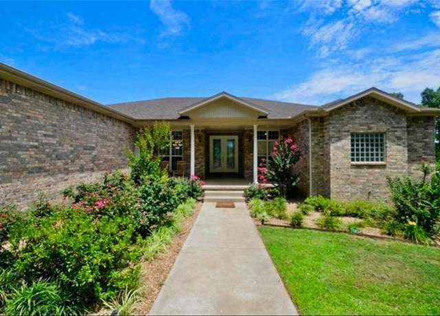 Property at 302 Madison 2500, Huntsville, AR 72740, 4 beds, 3 baths