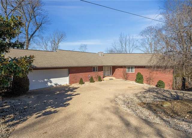 Property at 97 Cullen Hills Dr, Bella Vista, AR 72715, 4 beds, 3 baths