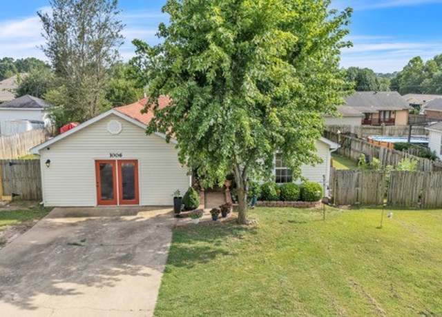 Property at 1006 E Longview Dr, Rogers, AR 72756, 4 beds, 2 baths