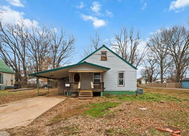 Property at 519 S Madison St, Siloam Springs, AR 72761, 2 beds, 1.5 baths