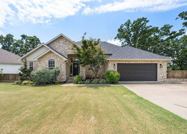 Property at 1204 Breckenridge Dr, Van Buren, AR 72956, 5 beds, 3.5 baths