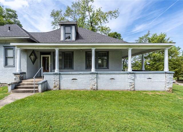 Property at 620 E Twin Spgs, Siloam Springs, AR 72761, 4 beds, 2.5 baths