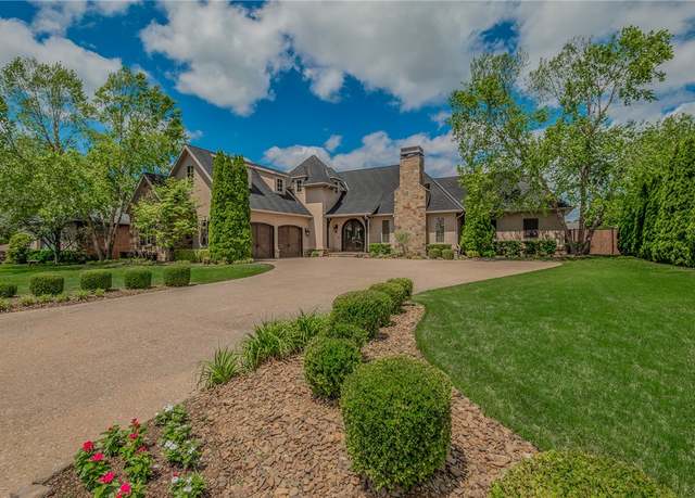 Property at 7 W Colonial Dr, Rogers, AR 72758, 4 beds, 3 baths