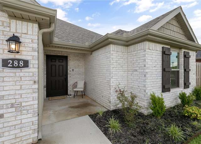 Property at 288 S Amber Dawn Ave, Farmington, AR 72730, 3 beds, 2 baths