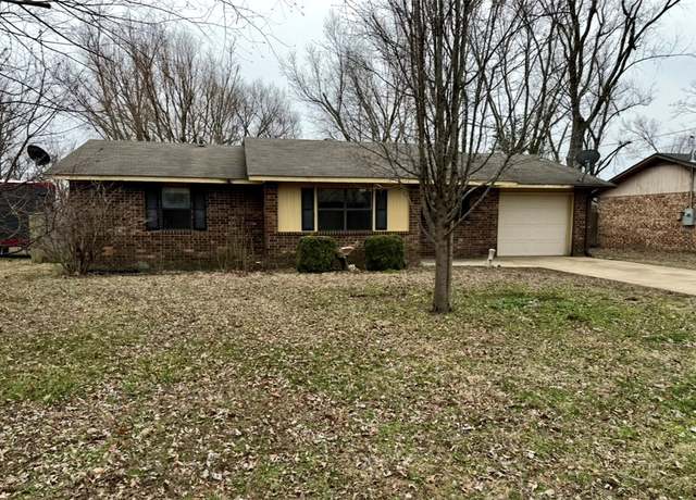 Property at 1004 SE 11th St, Bentonville, AR 72712, 3 beds, 1.5 baths