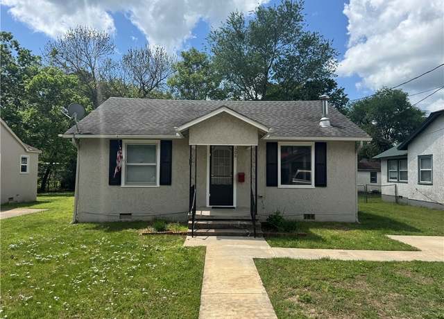 Property at 608 S Maxwell St, Siloam Springs, AR 72761, 2 beds, 1 bath