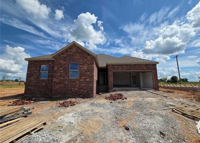 Property at 6807 SW Basswood Ave, Bentonville, AR 72712, 4 beds, 2 baths