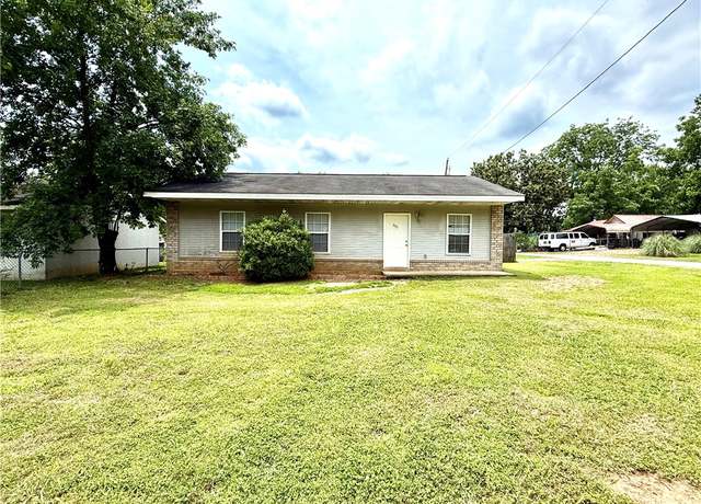 Property at 203 W 13th St, Danville, AR 72833, 3 beds, 1.5 baths