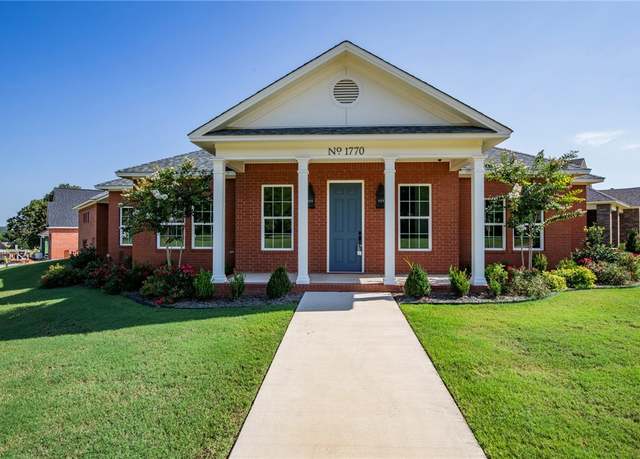 Property at 1770 N Neighborly Way, Fayetteville, AR 72704, 3 beds, 2 baths
