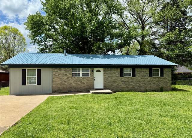 Property at 339 N Davis St, Pea Ridge, AR 72751, 4 beds, 1.5 baths
