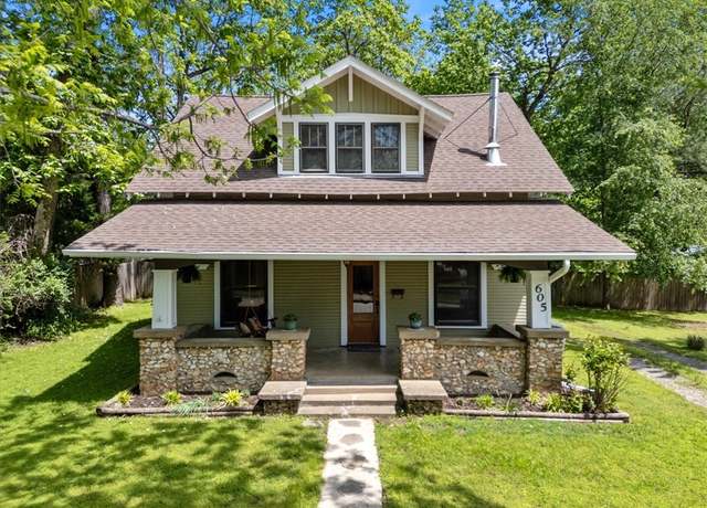 Property at 605 N Wright St, Siloam Springs, AR 72761, 4 beds, 2 baths