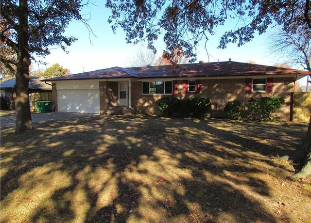 Property at 1910 Sisco Ave, Springdale, AR 72762, 3 beds, 2 baths