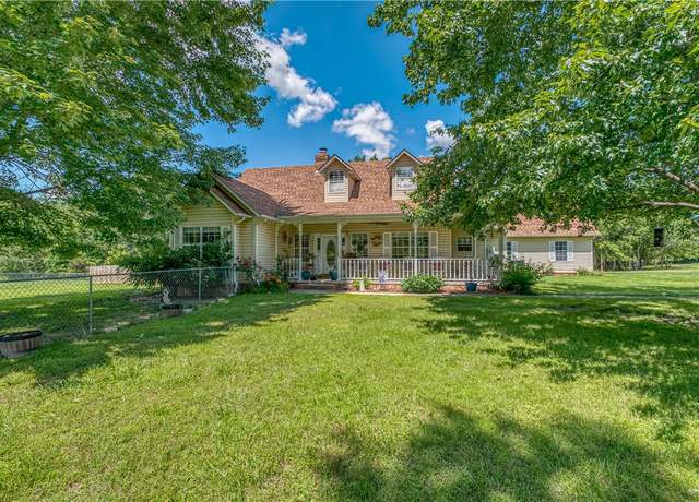 Property at 4568 Cottonwood Rd, Harrison, AR 72601, 3 beds, 2.5 baths