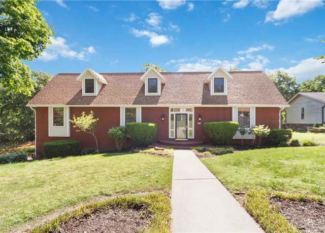 Property at 1640 N Boston Pl, Fayetteville, AR 72703, 4 beds, 3 baths