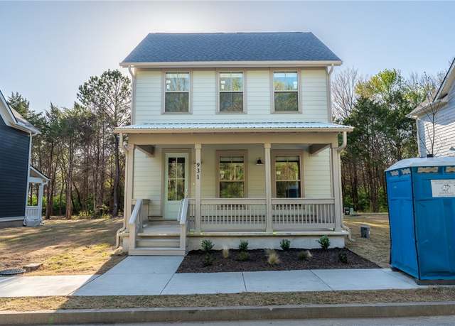 Property at 931 S Waxflower Ave, Fayetteville, AR 72701, 3 beds, 3 baths