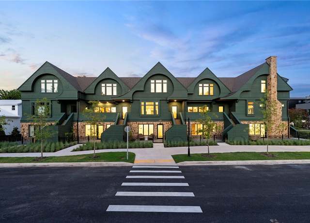 Property at 425 SE B St, Bentonville, AR 72712, 4 beds, 3.5 baths