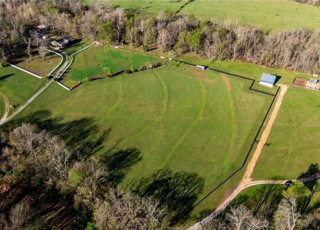 Property at 19218 Huntington Dr, Gravette, AR 72736