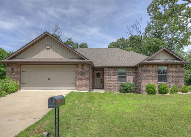 Property at 2 Loftus Dr, Bella Vista, AR 72714, 3 beds, 2 baths