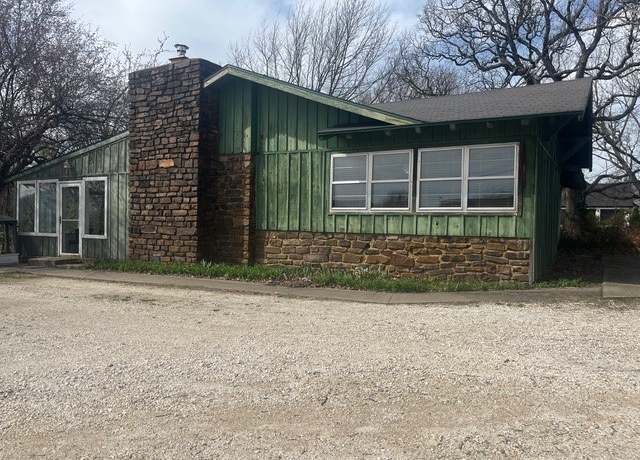 Property at 12253 Clyde Carnes Rd, Farmington, AR 72730, 4 beds, 2 baths