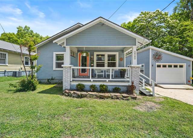 Property at 320 S Washington Ave, Fayetteville, AR 72701, 2 beds, 1 bath