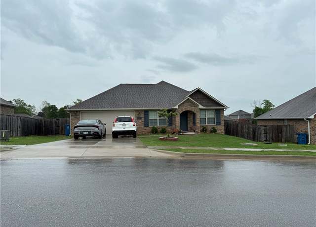 Property at 708 Vista St, Gentry, AR 72734, 4 beds, 2 baths