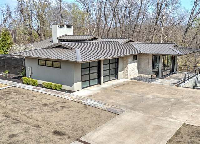 Property at 602 NE A St, Bentonville, AR 72712, 4 beds, 3.5 baths
