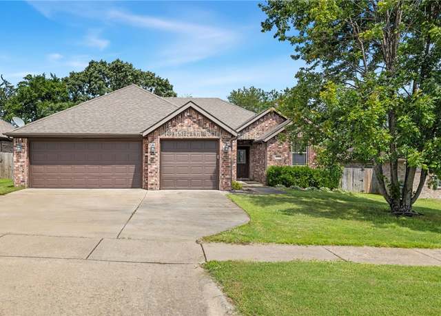 Property at 2958 N Cassius Ln, Fayetteville, AR 72704, 3 beds, 2 baths