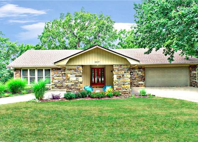 Property at 2517 N Karyn Ave, Fayetteville, AR 72703, 4 beds, 3 baths